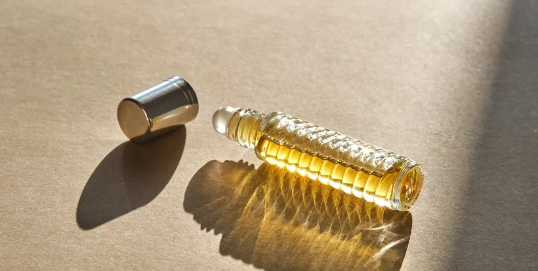 What Is Roll On Perfume Oil Made Of? Ingredients, Carrier Oils, Concentration & Sensitive Skin