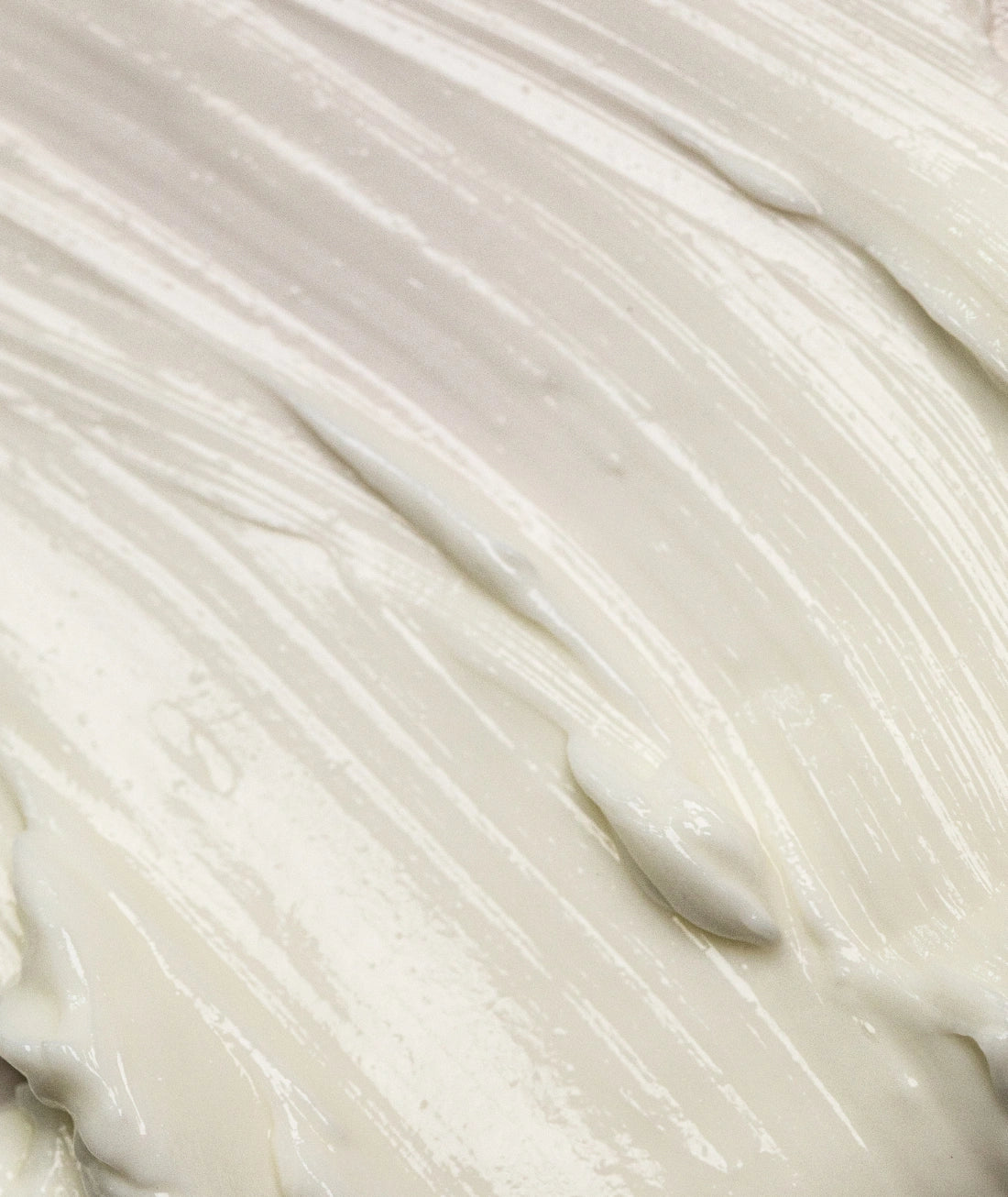 Creamy non-foaming texture of LAMAV organic cream cleanser