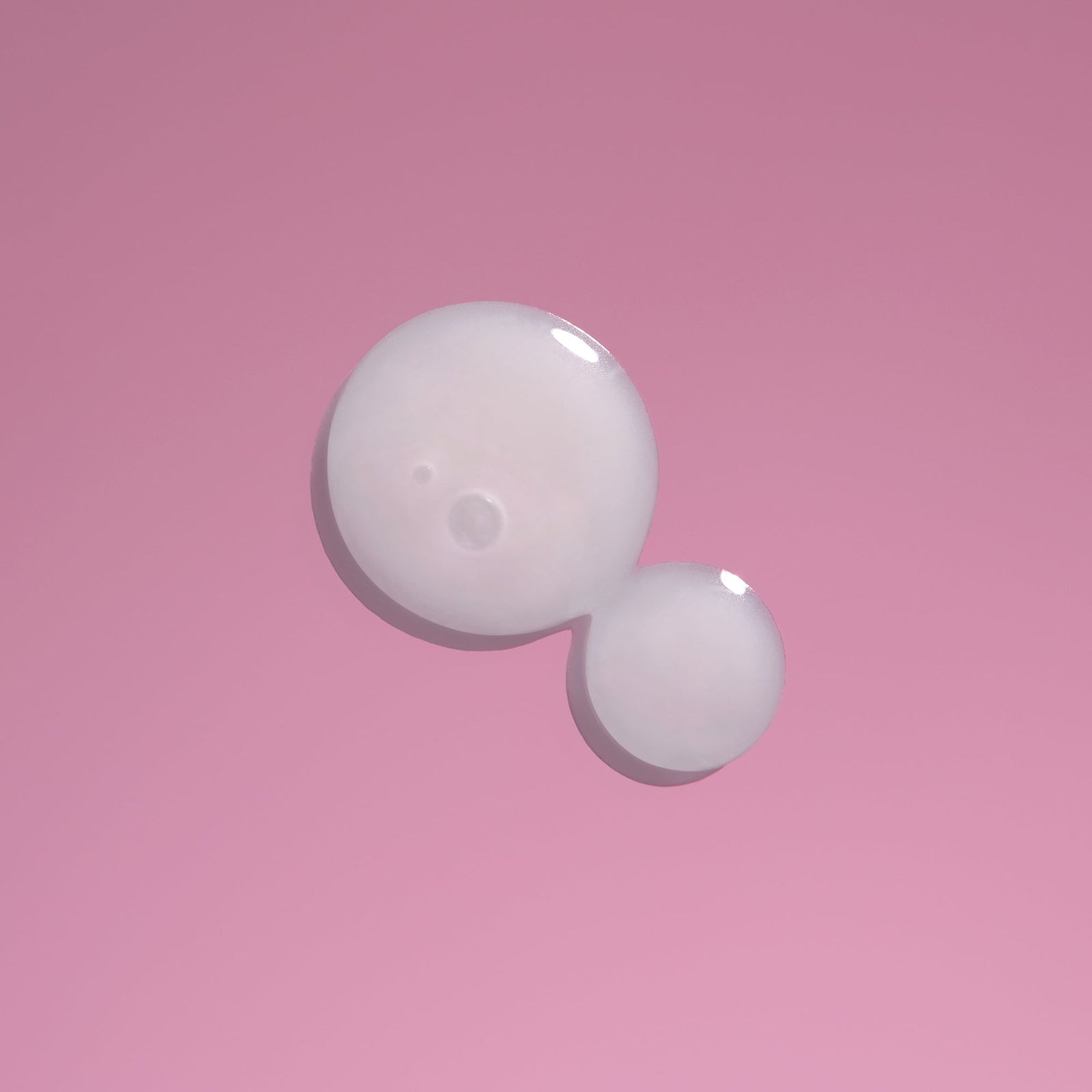 Light texture of the best serum for pigmentation and dark spots