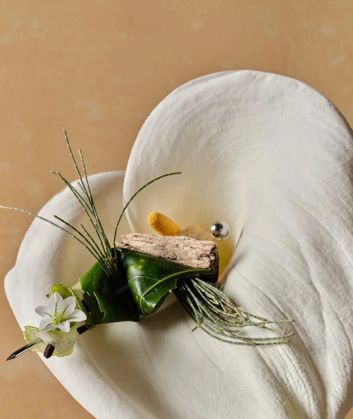 Forest Fig Fragrance Notes by Fleurac — Wood, pine, green leaves & flowers on lily | Natural scent notes
