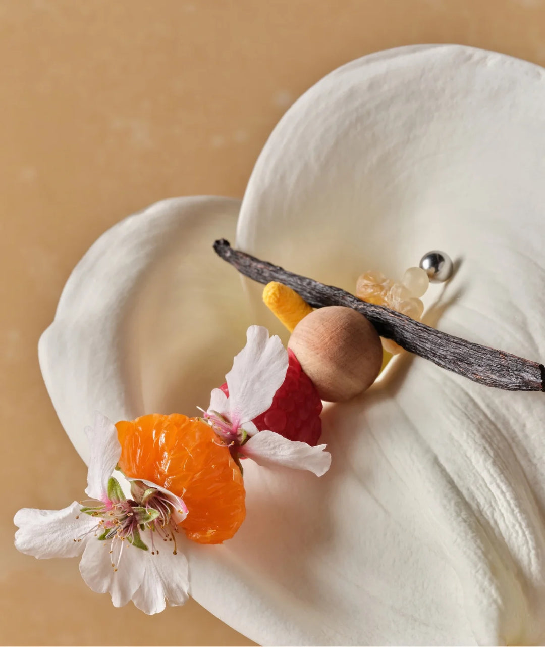 Woodpetal Fragrance Notes by Fleurac — Mandarin, vanilla, wood & florals on white lily | Rich natural scent profile